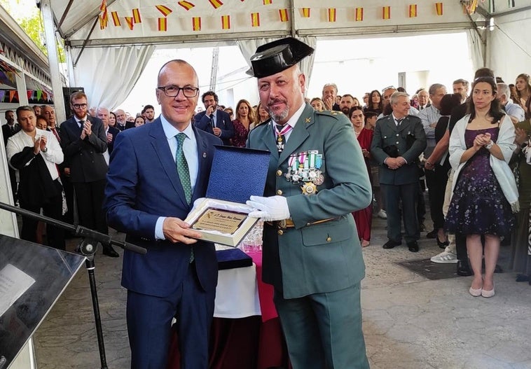El capitán exalta los «valores humanos» en el día de la Guardia Civil